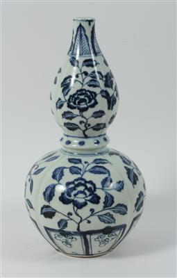 Blau-weiße Kalebassenvase, - Antiquariato