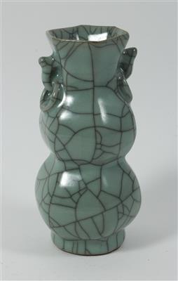 Seladon glasierte Vase, - Antiquitäten