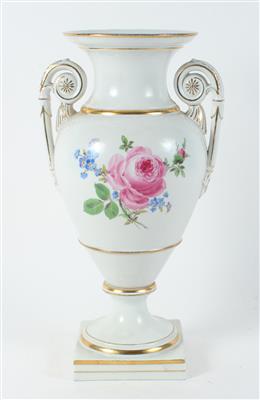 Vase mit Rosen und Vergißmeinnicht-Zweigen, - Antiquitäten