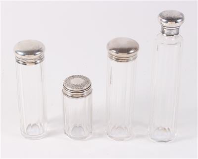 4 englische Glasbehälter mit Silbermontierungen, - Ausgewählte Silberobjekte