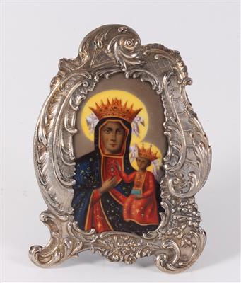 Metall versilberter Stehrahmen mit Porzellanmedaillon "Madonna von Czenstochau", - Ausgewählte Silberobjekte
