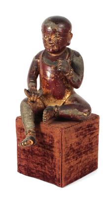 Figur eines sitzenden Knaben, China, 17. Jh. - Antiquitäten