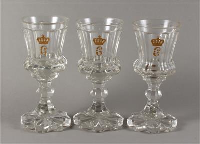 Pokale mit goldenem gekrönten Monogramm C, - Glass