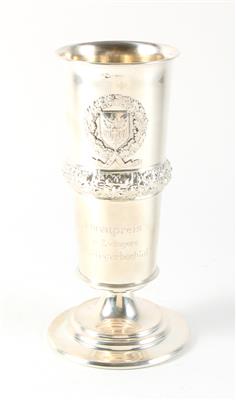 Wiener Silber Pokal mit Widmungsinschrift und Innenvergoldung, - Silver objects