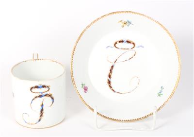 Freundschafts-Tasse und Untertasse mit den Monogrammen P und C, - Antiquariato