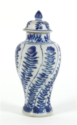 Blau-weiße Deckelvase, China, um 1690, von der Vung Tau Cargo, - Asiatica and Islamic Art