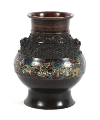 Champlevé Vase, - Asiatika und islamische Kunst