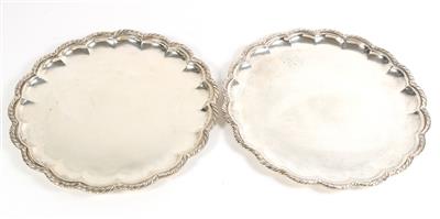 2 Silber Platten, - Silver objects