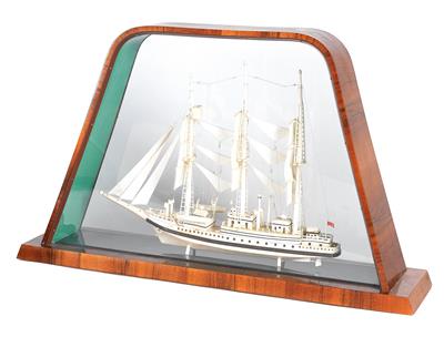 Schiffsmodell, Geschenk vom Seefahrtsministerium der UDSSR - Wonders of technology