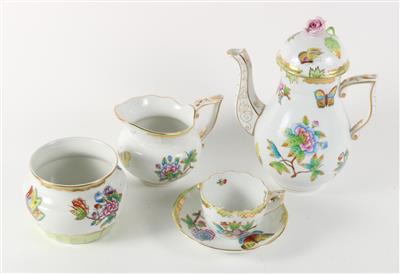1 Mokkakanne mit Deckel, 1 Gießer, 6 Mokkatassen mit Untertassen, 1 Vase - Antiquitäten