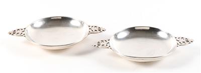 2 Londoner Silber Weinprobierschalen, - Silver objects