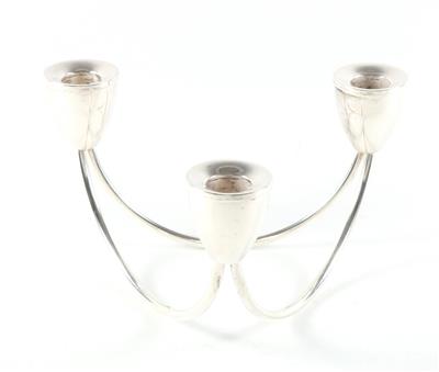 Dreiflammiger Silber Kerzenleuchter, - Silver objects