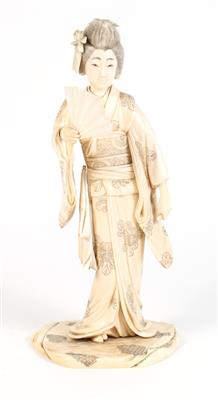 Okimono einer Dame mit Fächer, Japan, Meiji Periode, - Starožitnosti