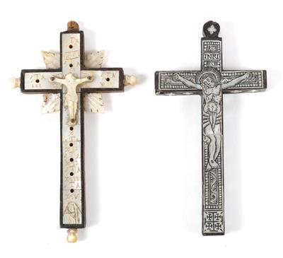 Zwei Kreuzanhänger, - Antiquariato