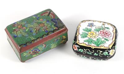 1 Cloisonné-, 1 Emaildeckeldose, - Antiquariato