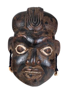 Bamum, Kom oder Babanki, Kamerun-Grasland: Eine weibliche Helm-Maske, 'Ngoin' genannt. - Antiquariato