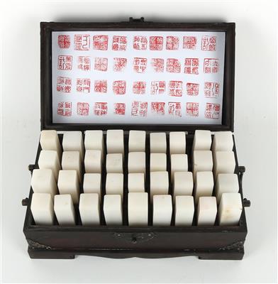 36 Siegeln in Holzkassette, - Asiatika
