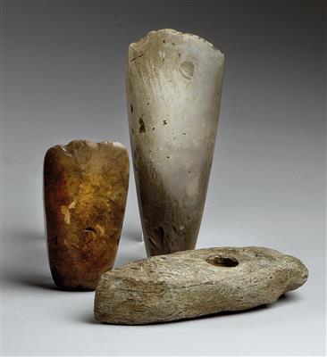 Drei Steinbeile - Antiquitäten
