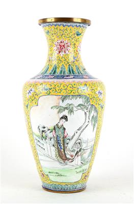 Emailvase, China, Vierzeichen Marke Qianlong, 18./19. Jh., - Asiatika