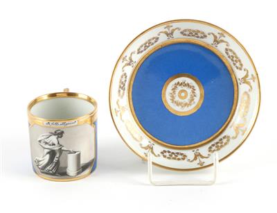 Tasse mit Untertasse, - Antiques