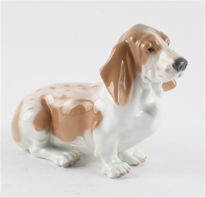 Sitzender Basset, - Antiques