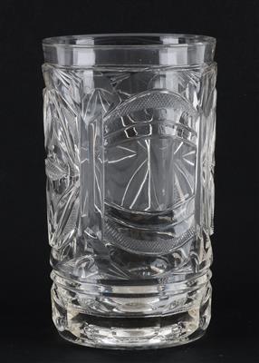 Becher mit Silbermünze und dem Porträt Kaiser Ferdinand I., - Antiques