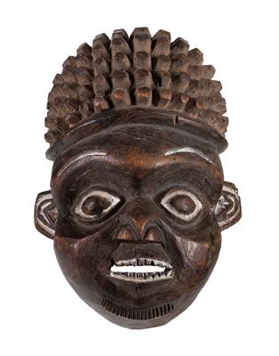 Bamenda, Königreich Oku, Kamerun-Grasland: Eine Stülp-Maske aus der Region Oku im Bamenda-Hochland, NW-Kamerun. - Antiquitäten