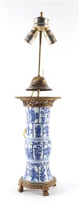 Blau-weiße Tischlampe, - Asiatica