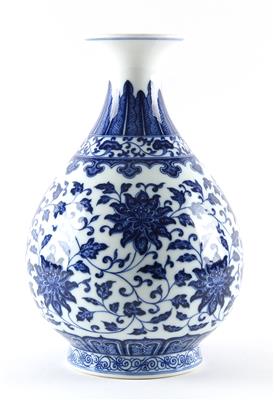 Blau-weiße Vase, - Asiatica