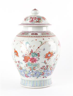 Famille rose Deckelvase, - Asiatica