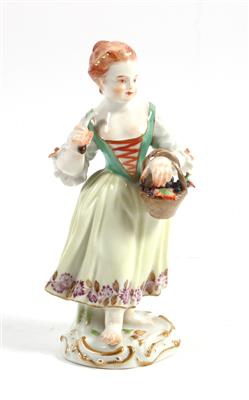 Mädchen mit Traubenkorb und Sichel, - Antiques