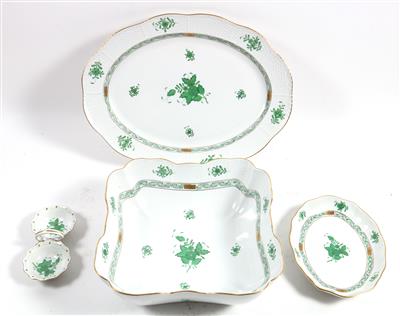 1 ovale Platte, 1 eckige Schüssel, 1 Gewürzschälchen, 1kleine ovale Schale, - Antiquitäten