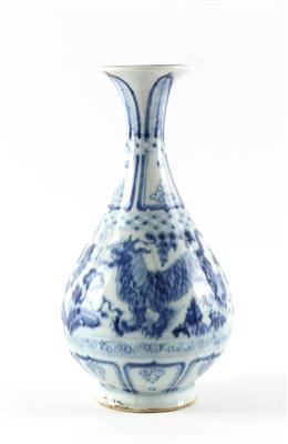 Blau-weiße Vase, - Antiquitäten