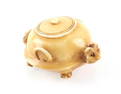 Netsuke eines Tanuki-Teekessels, - Starožitnosti