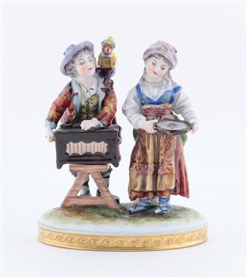 Junge Frau mit Tamburin, junger Mann mit Drehorgel und Äffchen, - Antiquariato