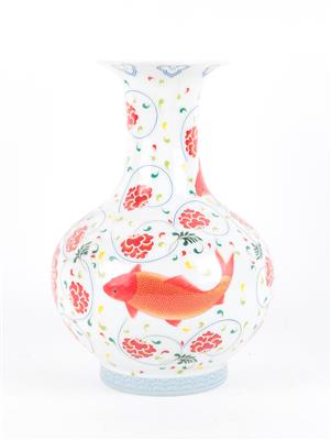 Vase mit Fischdekor, - Antiques