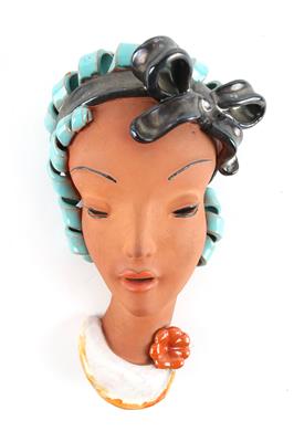 Wandmaske Frauenkopf mit Haarmasche, - Antiquariato