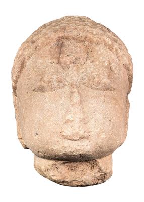 Schöner Buddha-Kopf aus hellem Sandstein, Nord-Indien, ca. 10. bis 12. Jh.. - Antiquariato