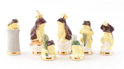 Schachfiguren in Form von Fröschen, - Antiquitäten