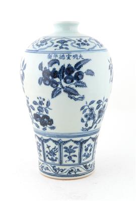 Blau-weiße Vase, - Antiques