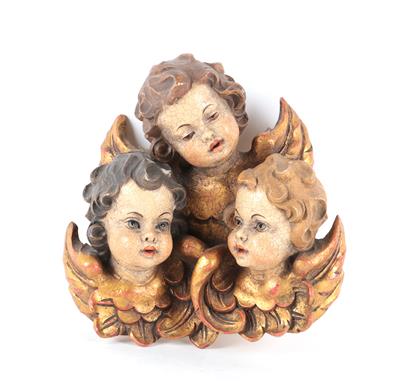 Drei geflügelte Engelsköpfchen, - Antiques