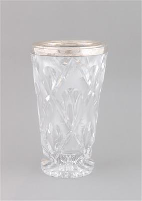 Wiener Vase mit Silbermontierung, - Argenti