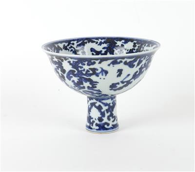Blau-weißer "Stem Cup", - Antiques