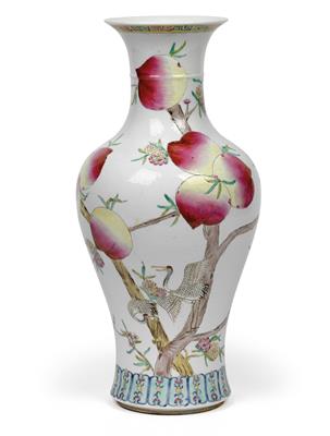 Famille rose Vase mit Pfirsichdekor, China, Republik Periode - Antiques