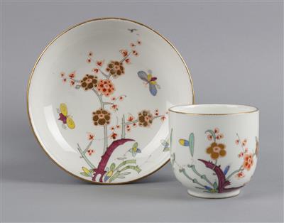 Tasse mit Untertasse, - Antiques