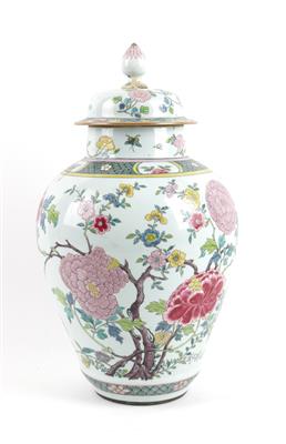 Famille rose Deckelvase, - Antiques