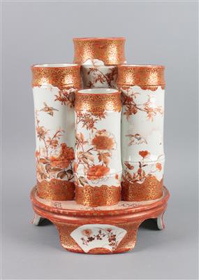 Set von vier Kutani Vasen auf Sockel, - Asiatika und islamische Kunst