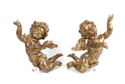 Paar vergoldete fliegende Engel, - Antiquitäten