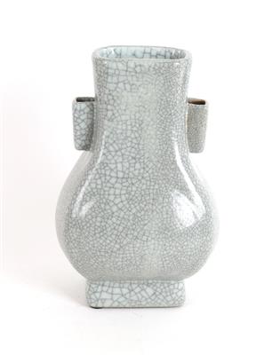 Seladon glasierte Vase, hu - Asiatika und islamische Kunst