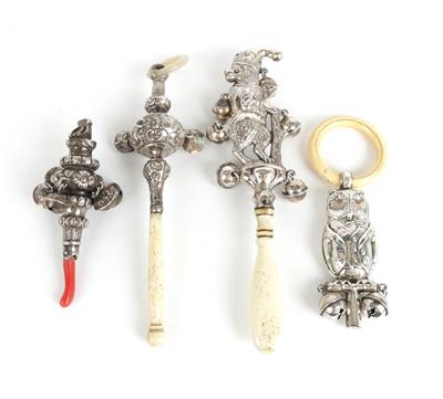 Sammlung Silber Babyrasseln, - Antiques